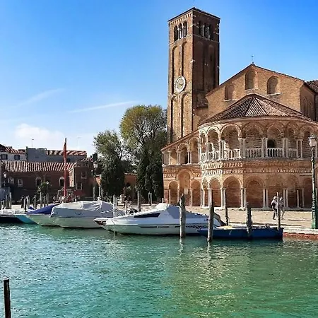 Yellow Garden アパート *