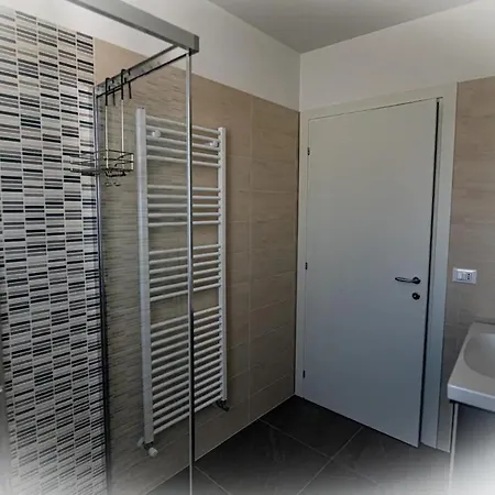 Yellow Garden アパート *