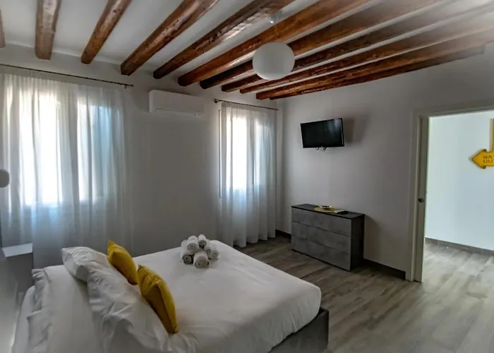 Yellow Garden * Benátky